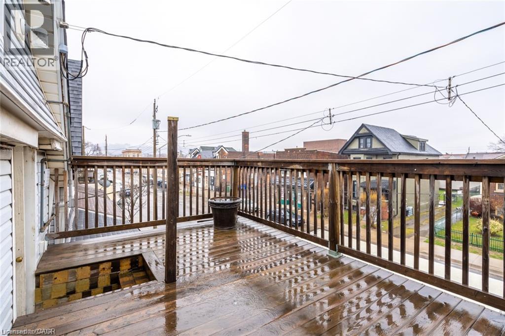 188 Sherman Avenue N Unit# Upper Property Photo 28