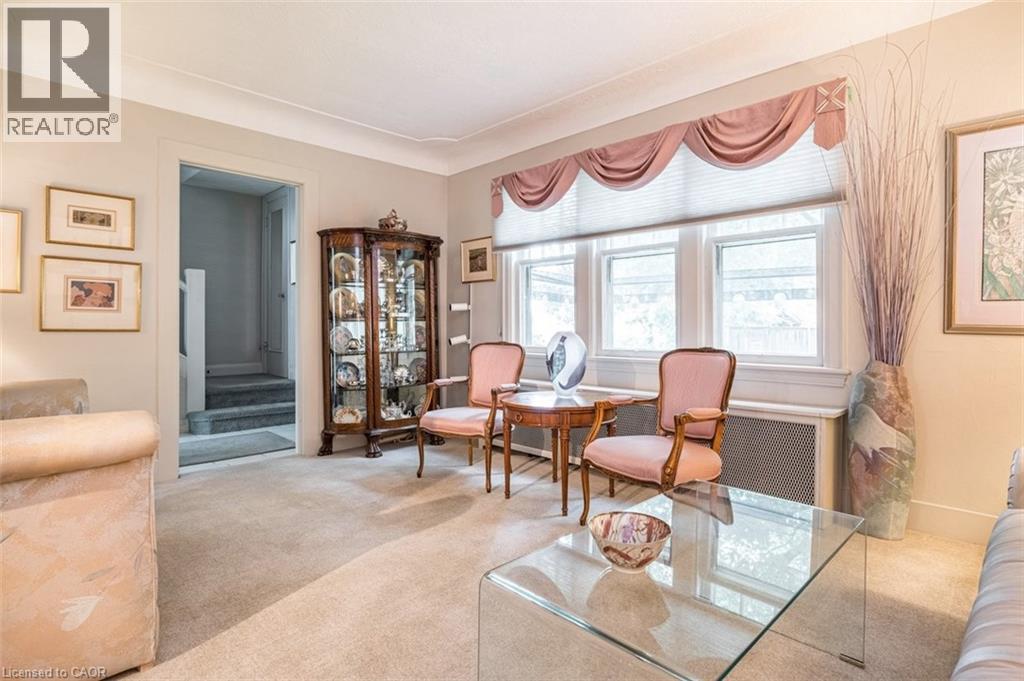 107 Bond Street S Property Photo 8