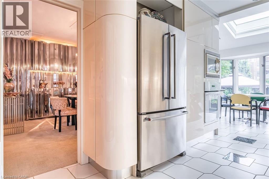 107 Bond Street S Property Photo 12
