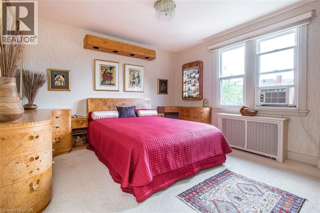 107 Bond Street S Property Photo 26