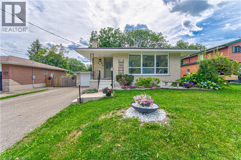 104 SPRINGBANK Crescent Property Photo 1