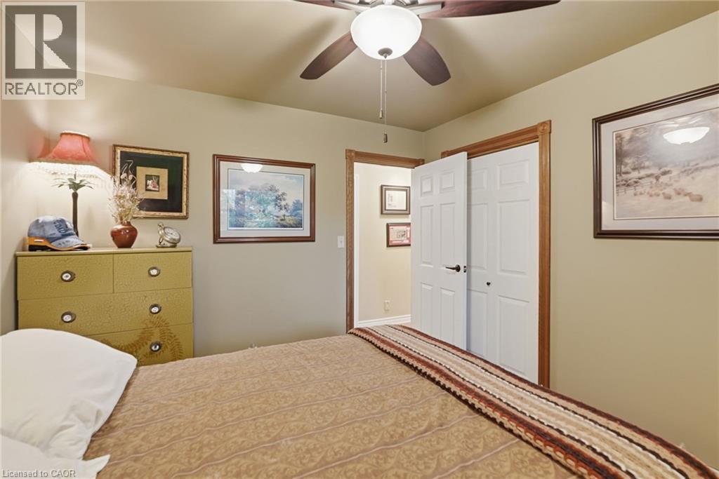86 Erie Avenue S Property Photo 26