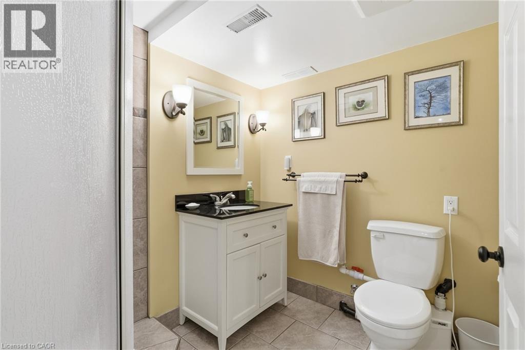 86 Erie Avenue S Property Photo 36