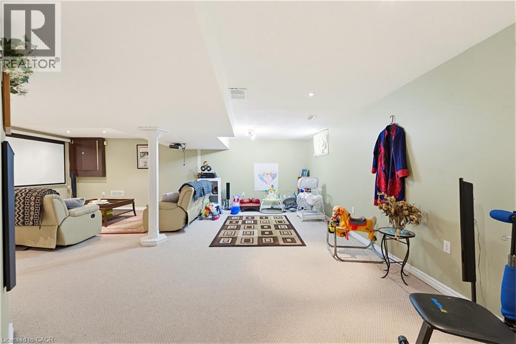 805 Munich Circle Property Photo 31