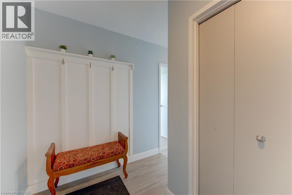 24 Midland Drive Unit# 403 Property Photo 3