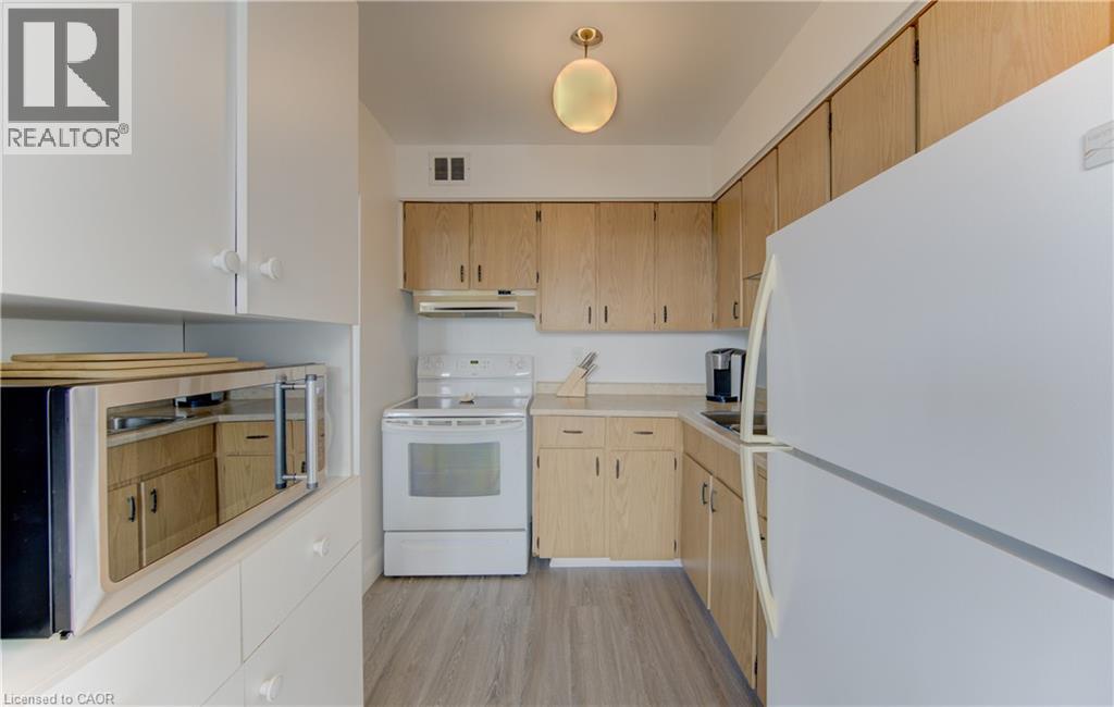24 Midland Drive Unit# 403 Property Photo 6