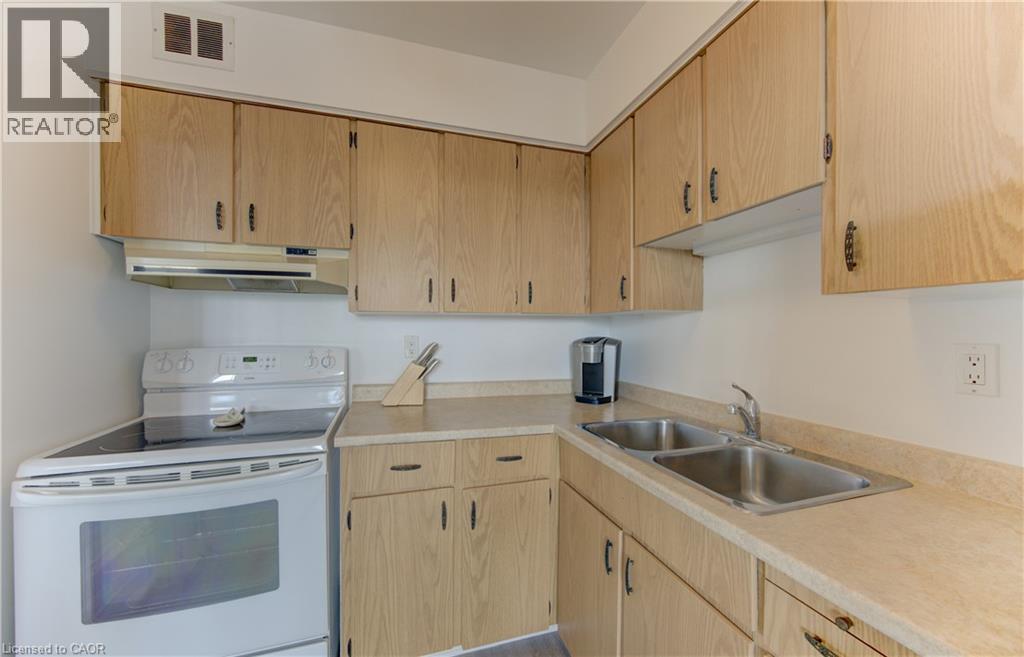 24 Midland Drive Unit# 403 Property Photo 8