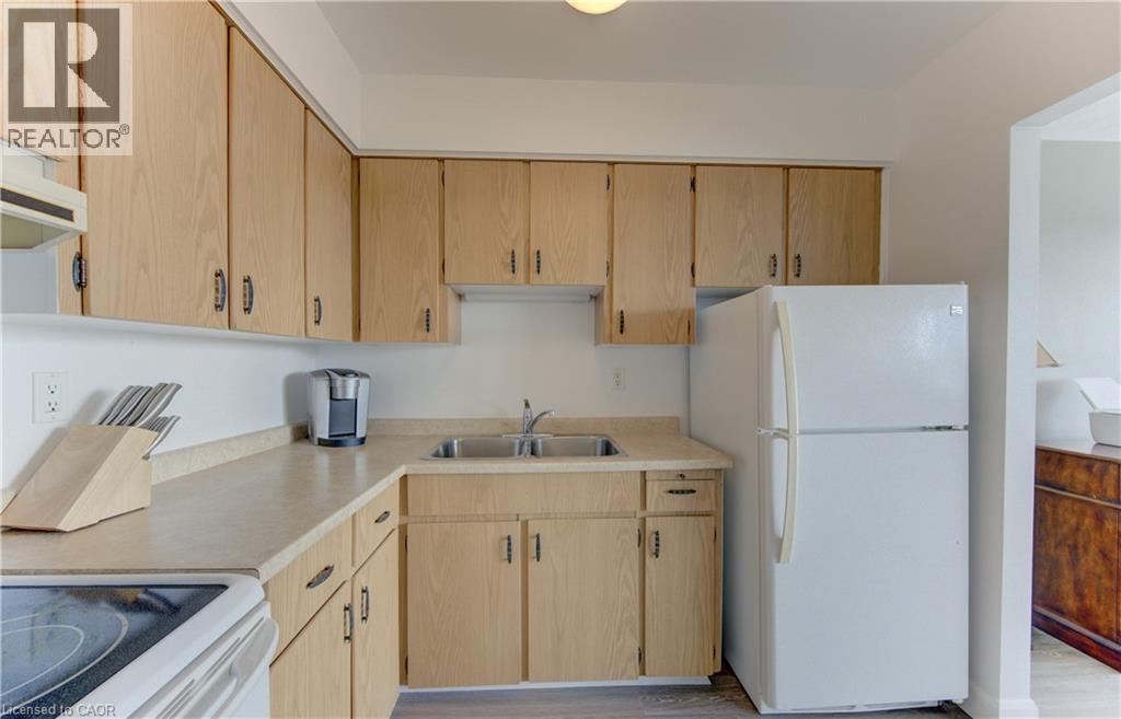 24 Midland Drive Unit# 403 Property Photo 9
