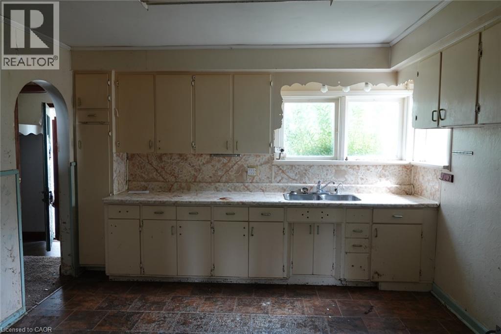 2490 St Anns Road Property Photo 8