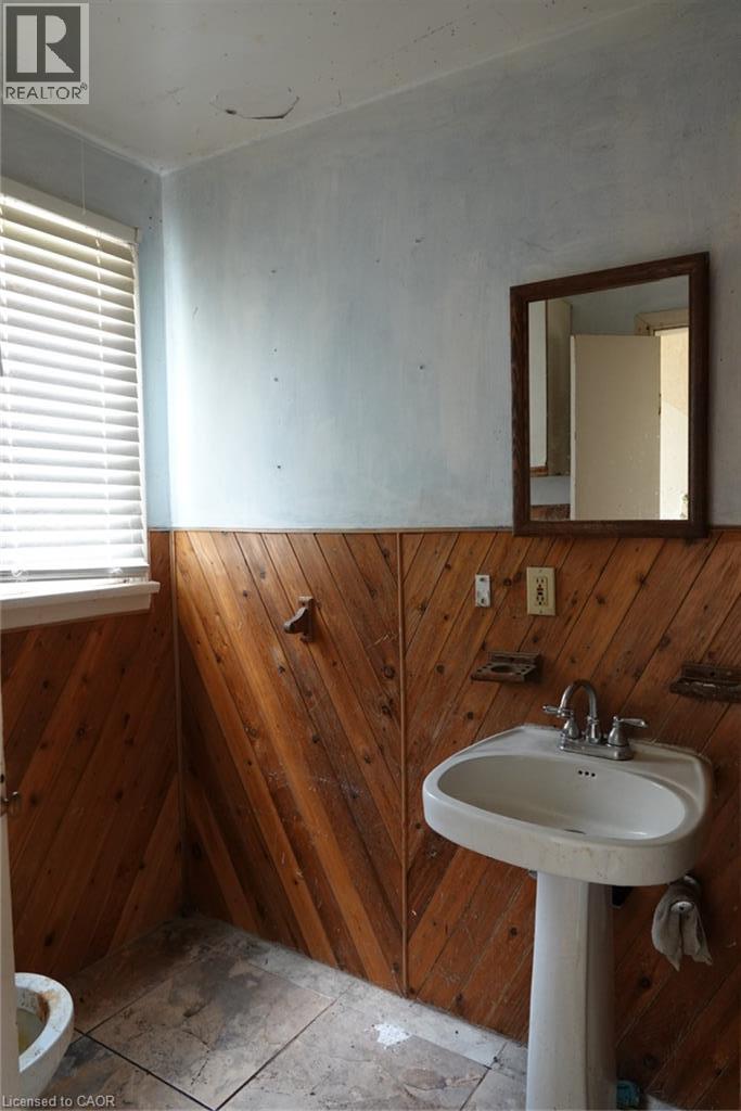 2490 St Anns Road Property Photo 9