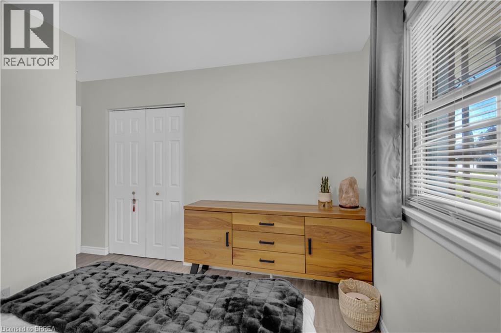 450 Highland Road E Property Photo 12