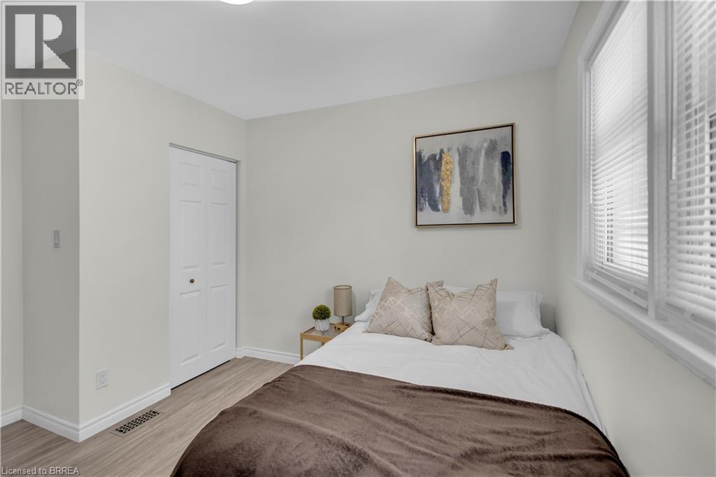 450 Highland Road E Property Photo 15