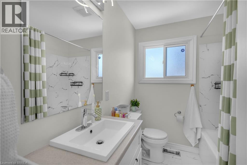 450 Highland Road E Property Photo 16