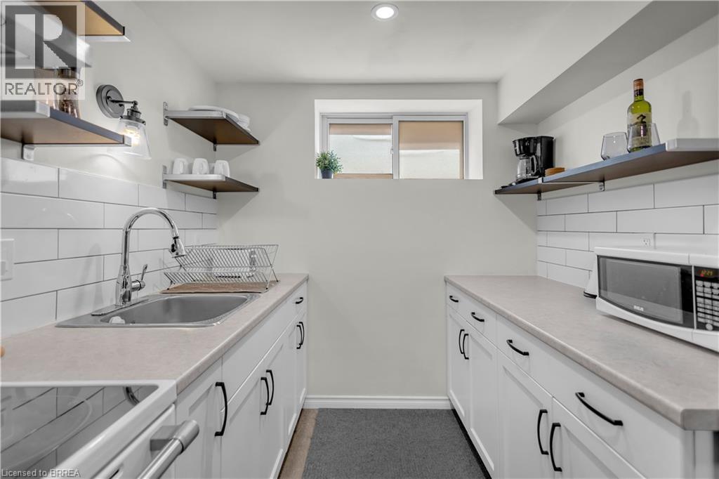 450 Highland Road E Property Photo 27