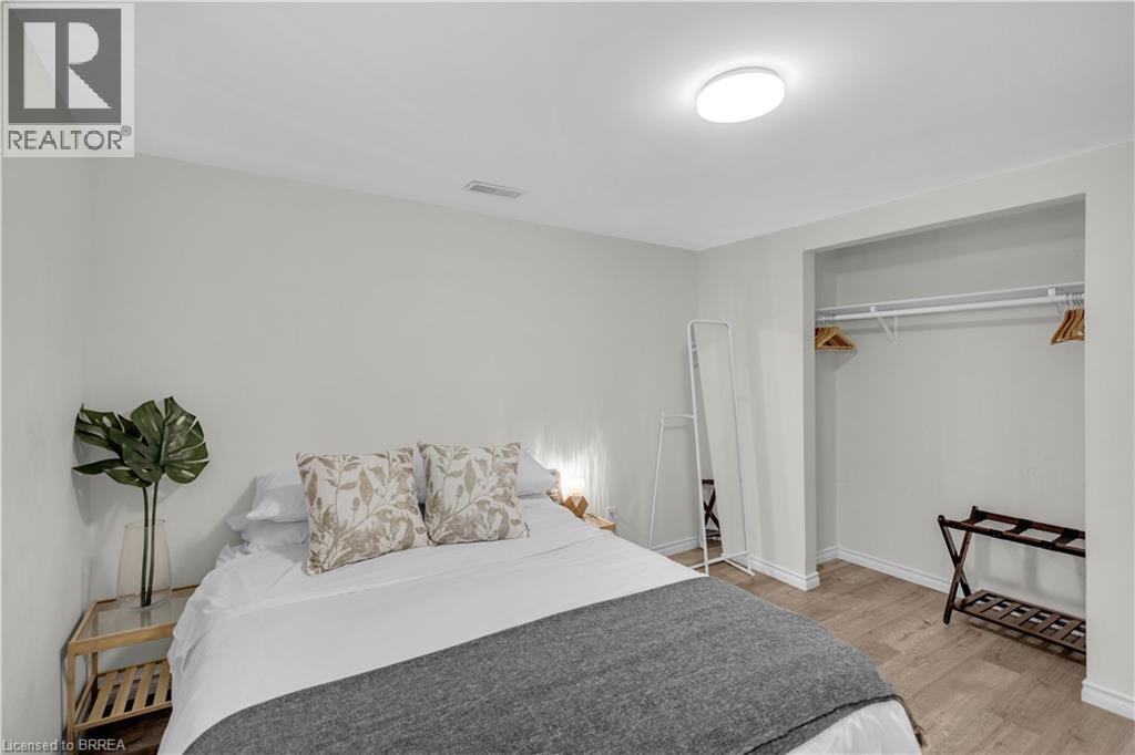 450 Highland Road E Property Photo 30