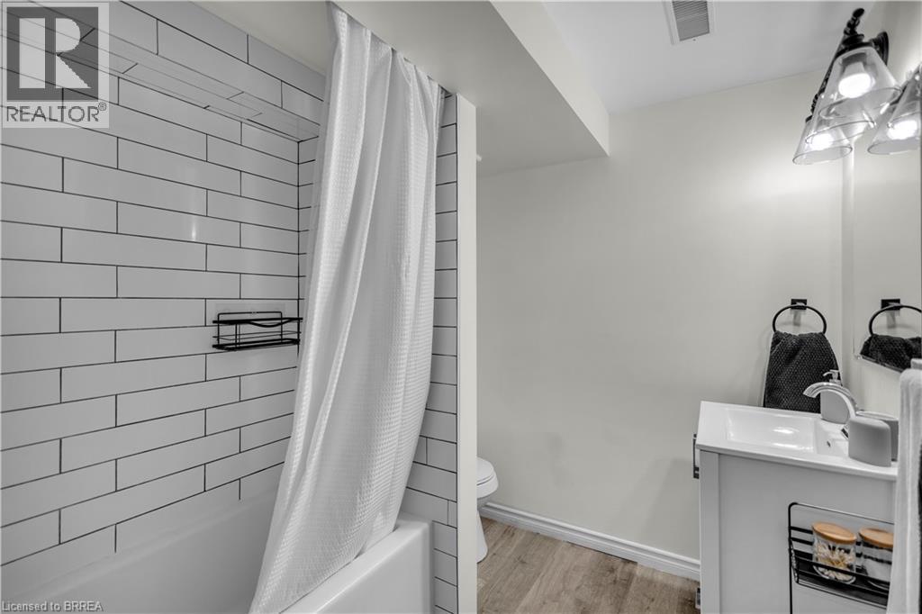 450 Highland Road E Property Photo 34