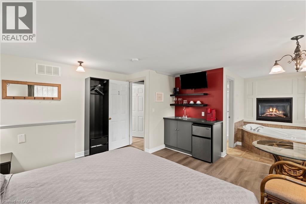 90 Mary Street Property Photo 33