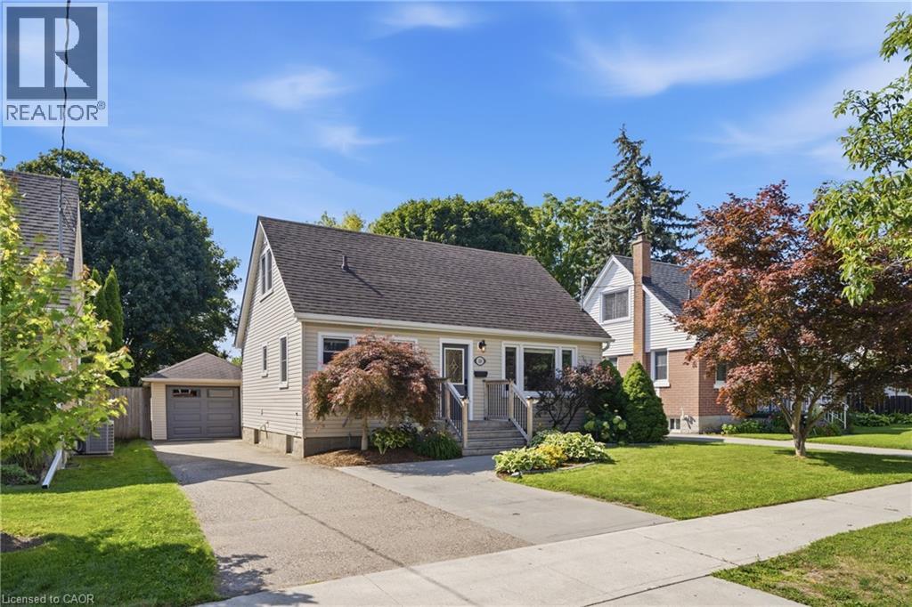 20 HILLVIEW Street Property Photo 1