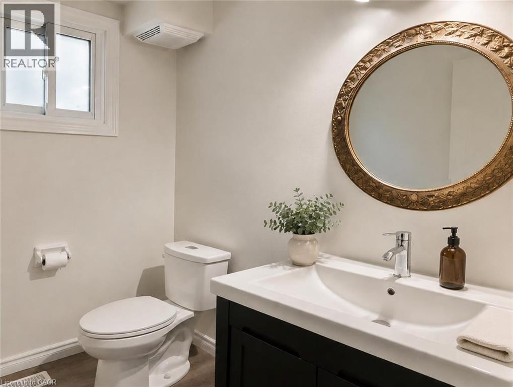 27 Elmhurst Crescent Property Photo 4