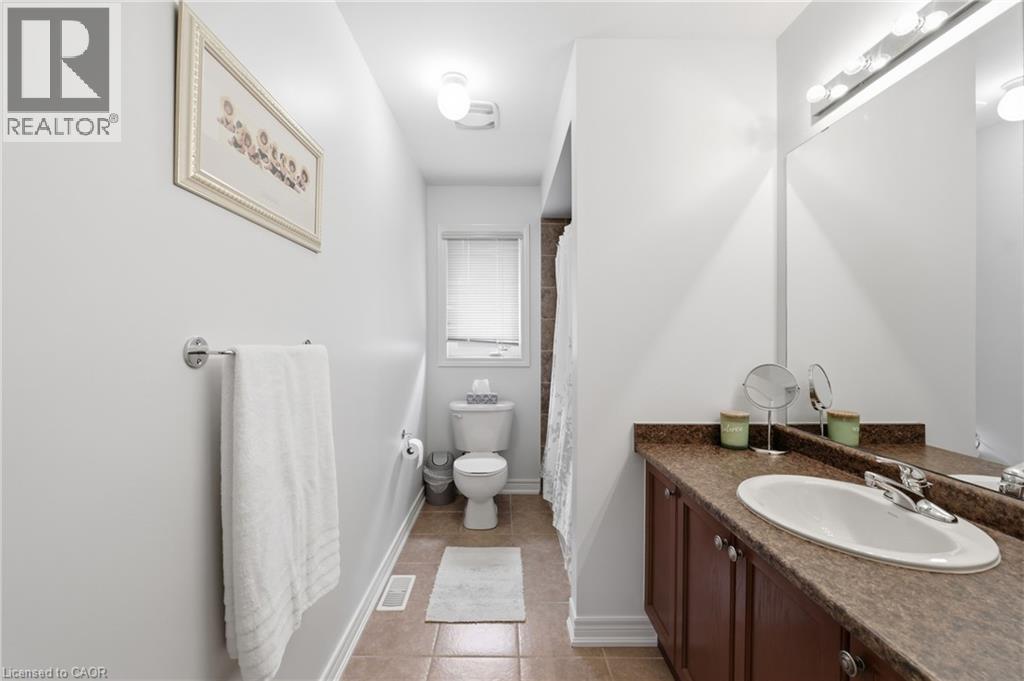 738 Fourth Line Property Photo 35