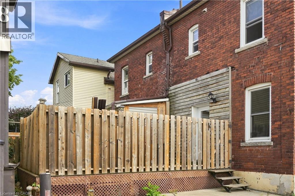 1085 Cannon Street E Property Photo 6