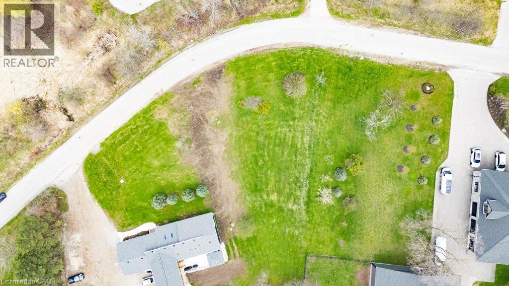 121 DODGE Drive Property Photo 1