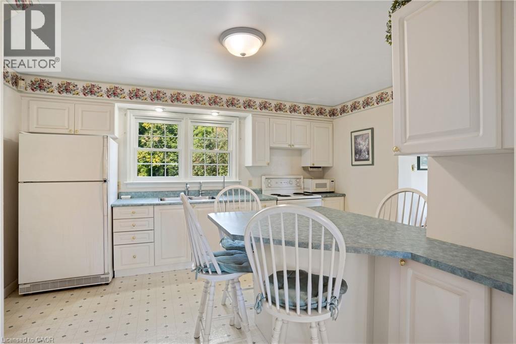 272 Sheldon Avenue N Property Photo 19