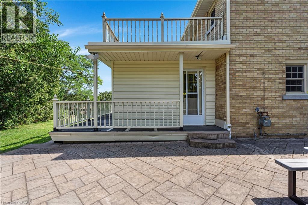 272 Sheldon Avenue N Property Photo 40