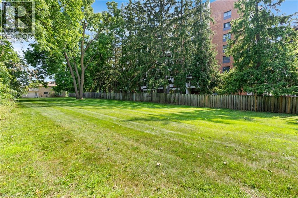 272 Sheldon Avenue N Property Photo 43