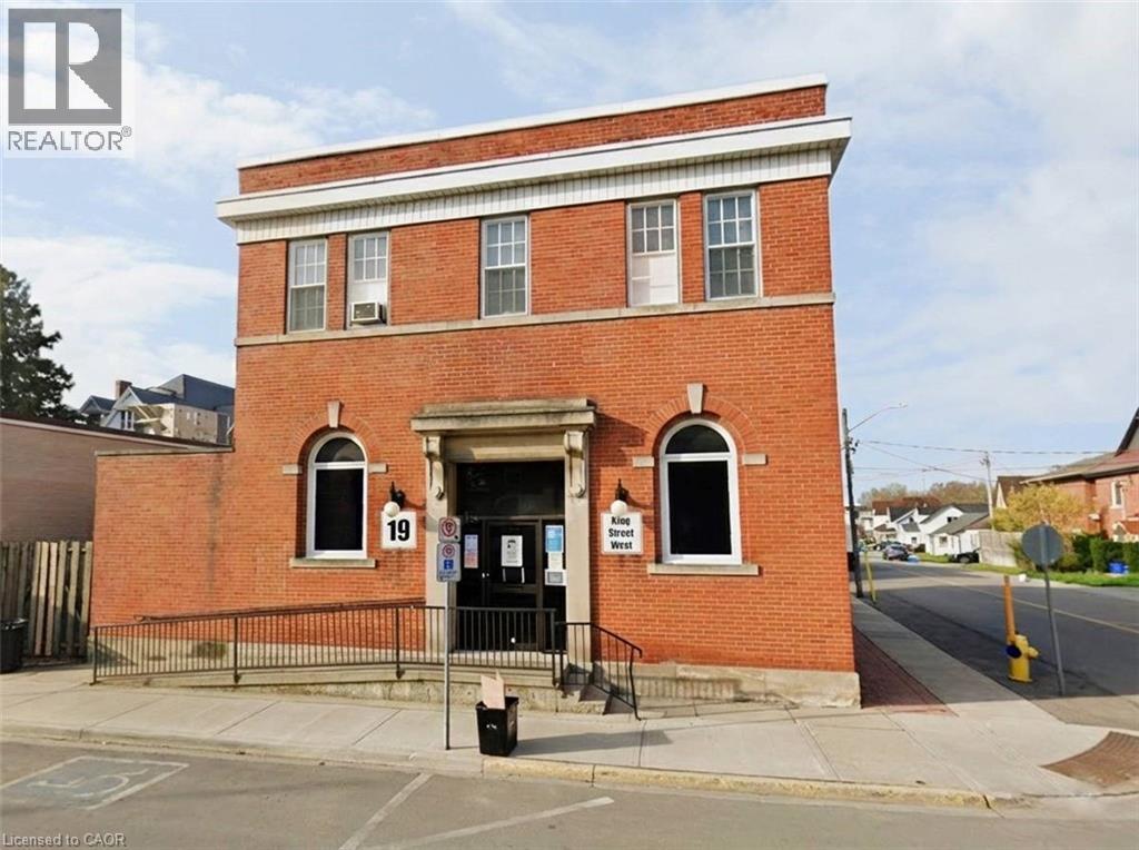 19 King Street W Property Photo 1