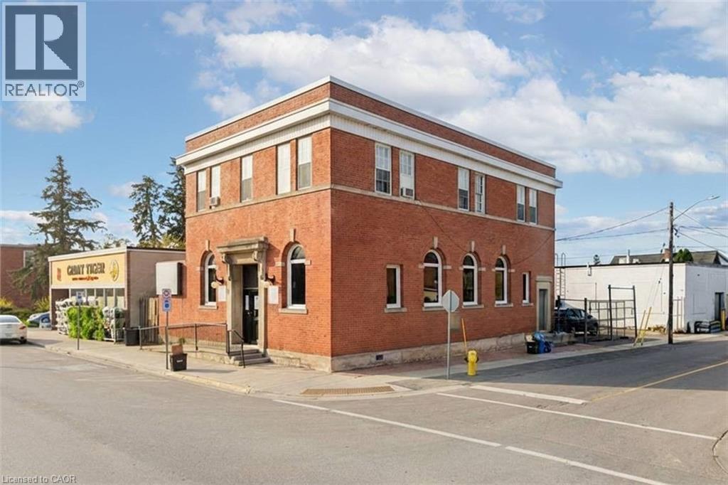 19 King Street W Property Photo 2