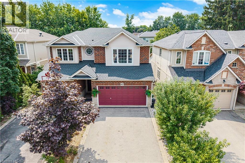 40 SUNNYCROFT Court