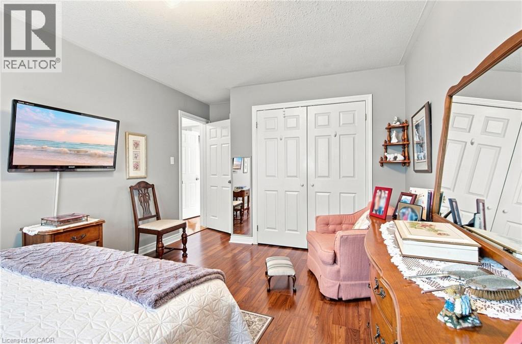 32 Brewster Way Property Photo 14