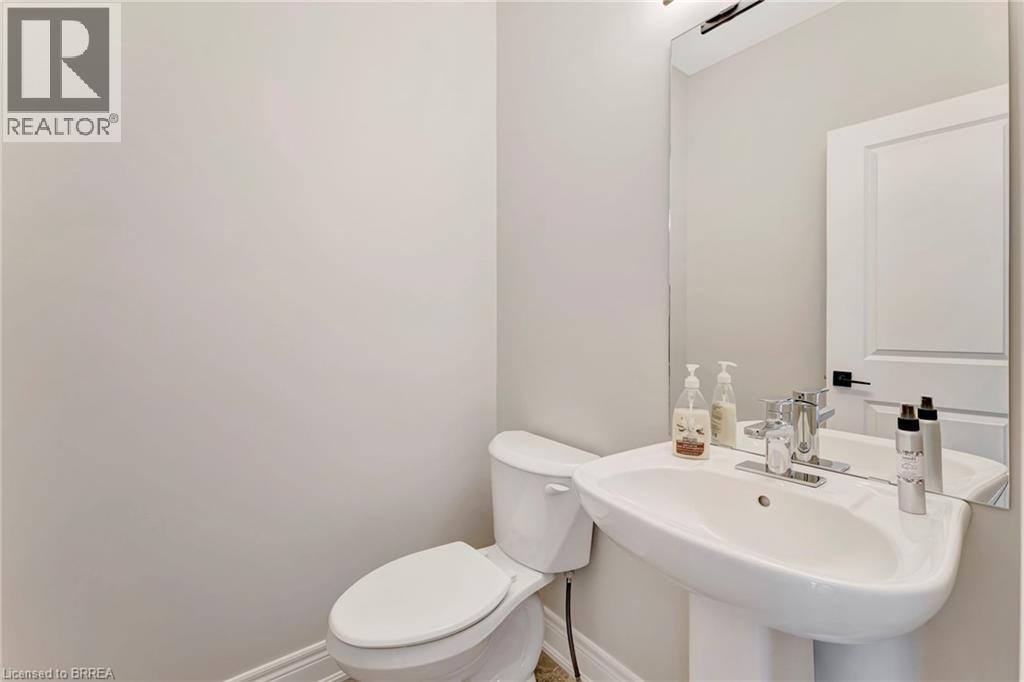 93 Craddock Boulevard Property Photo 10
