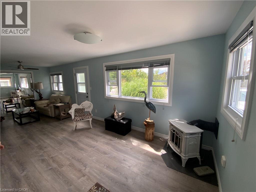 25 First Avenue Property Photo 7