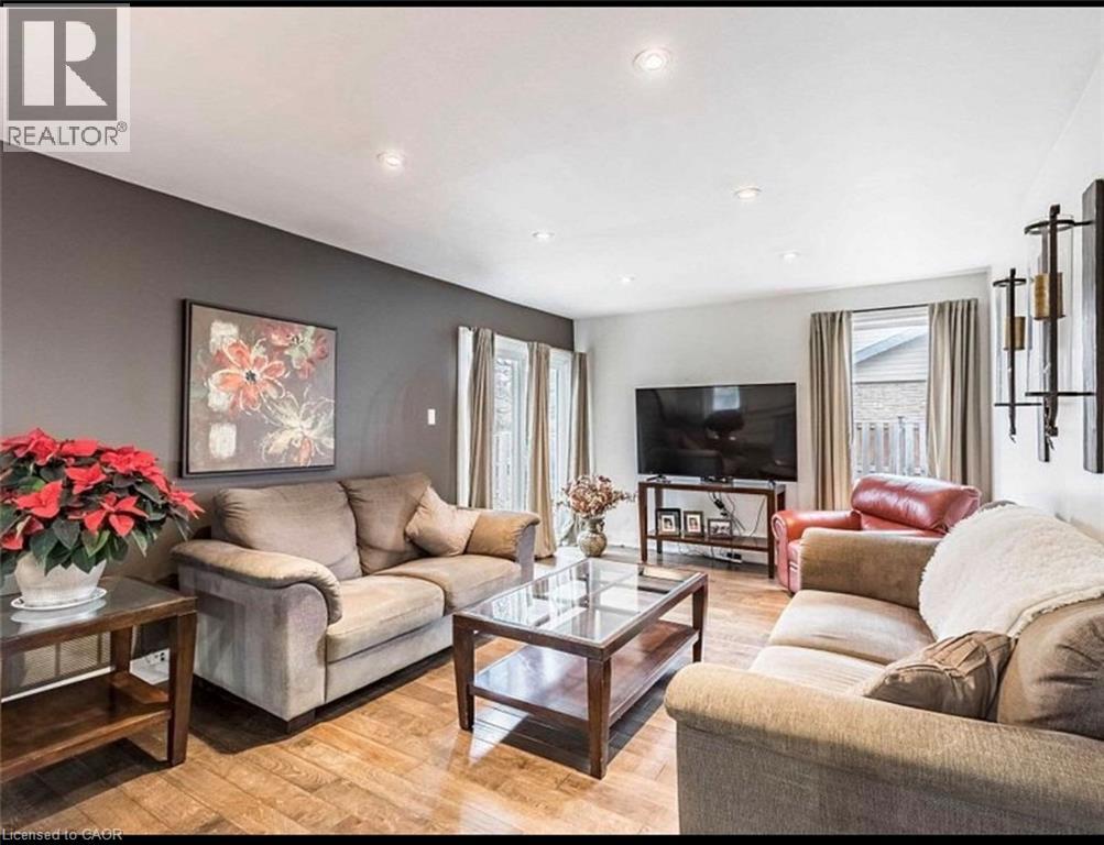 50 Lorraine Crescent Property Photo 11