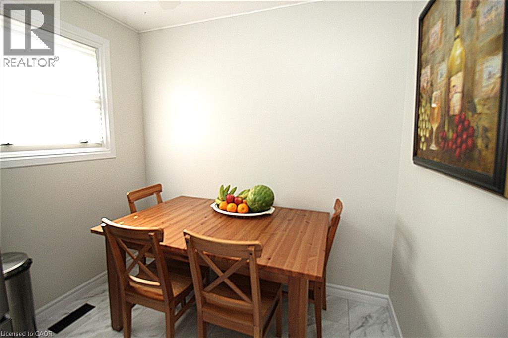 35 Garden Crescent Property Photo 9