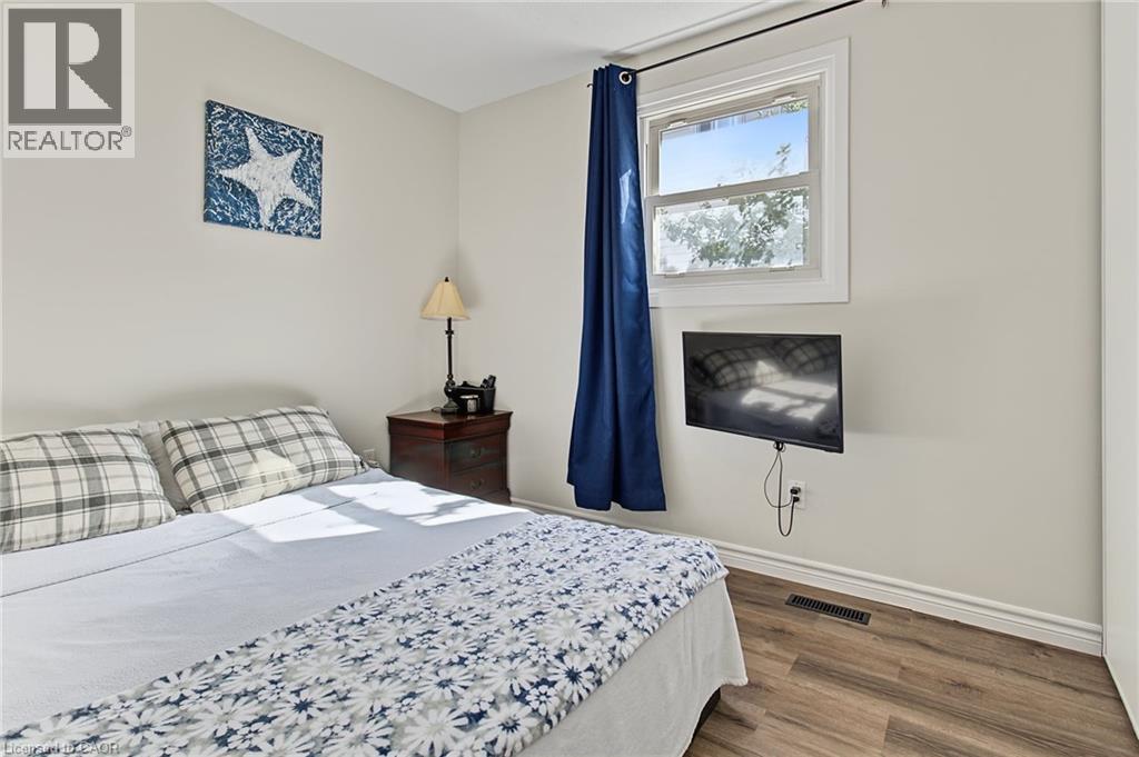 35 Garden Crescent Property Photo 15