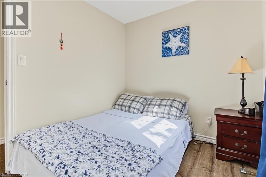 35 Garden Crescent Property Photo 16