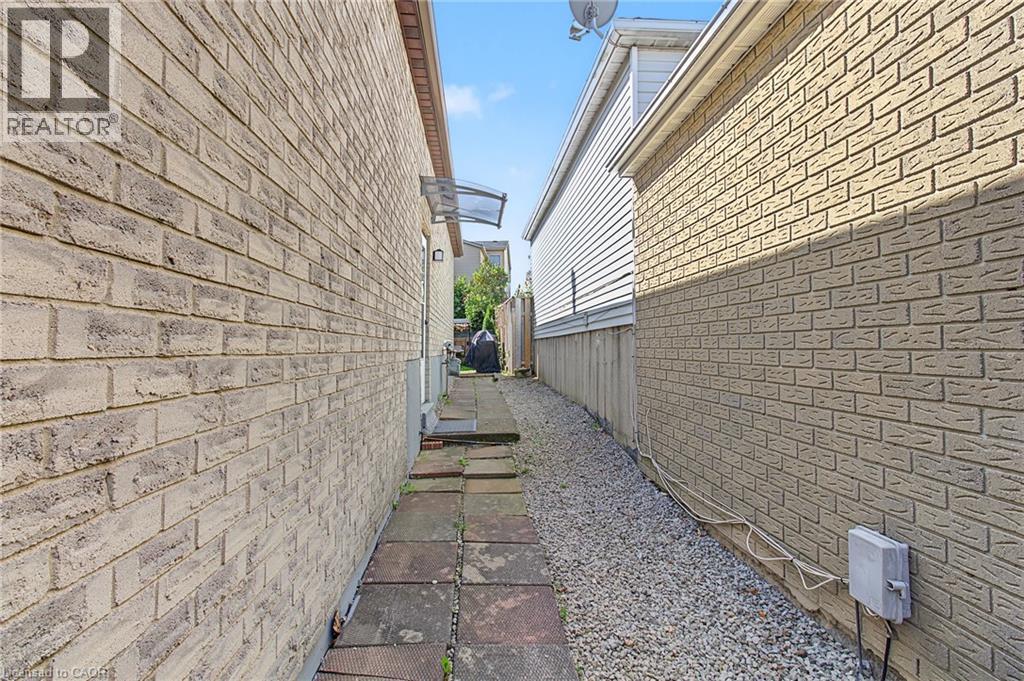 35 Garden Crescent Property Photo 42