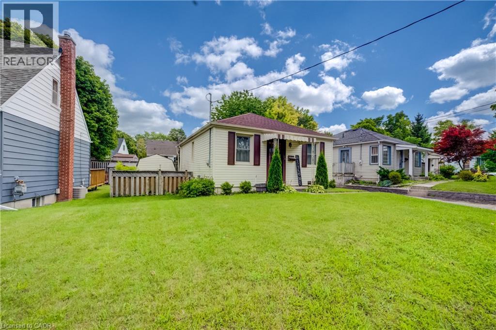 34 St Clair Avenue Property Photo 3