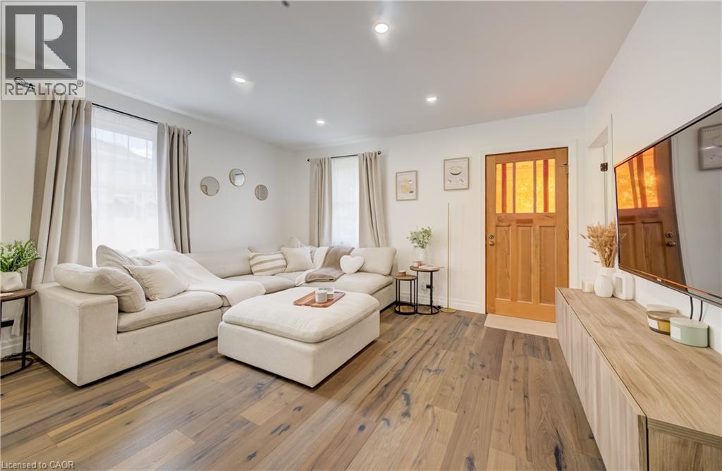 34 St Clair Avenue Property Photo 6