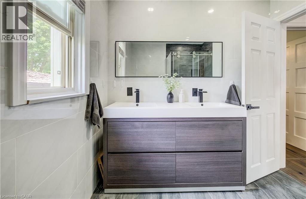 34 St Clair Avenue Property Photo 18