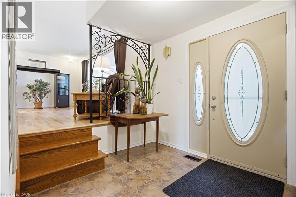 25 Alice Crescent Property Photo 5