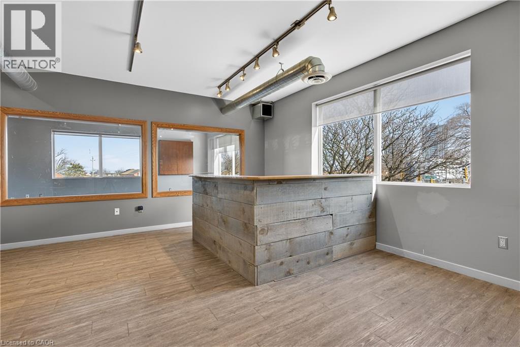 435 York Boulevard Unit# Upper Floor Units Property Photo 5