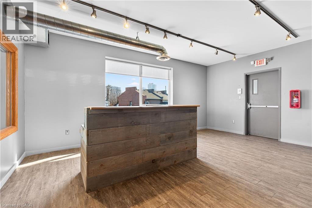 435 York Boulevard Unit# Upper Floor Units Property Photo 6