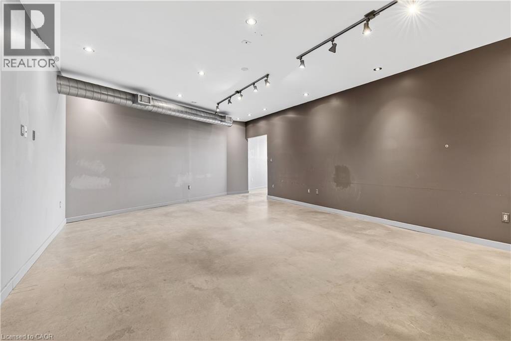 435 York Boulevard Unit# Upper Floor Units Property Photo 9