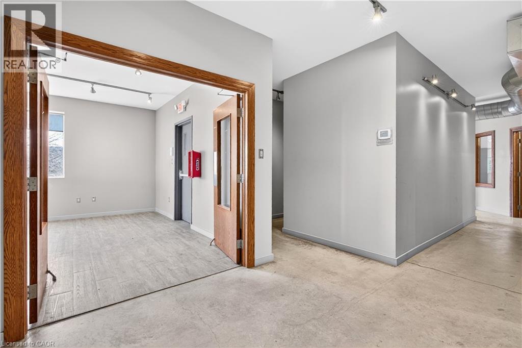 435 York Boulevard Unit# Upper Floor Units Property Photo 12