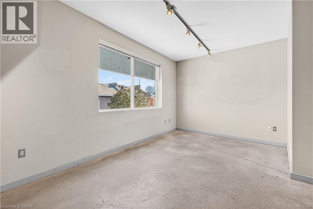 435 York Boulevard Unit# Upper Floor Units Property Photo 15