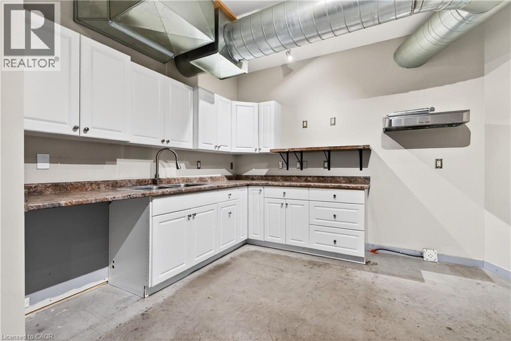 435 York Boulevard Unit# Upper Floor Units Property Photo 18